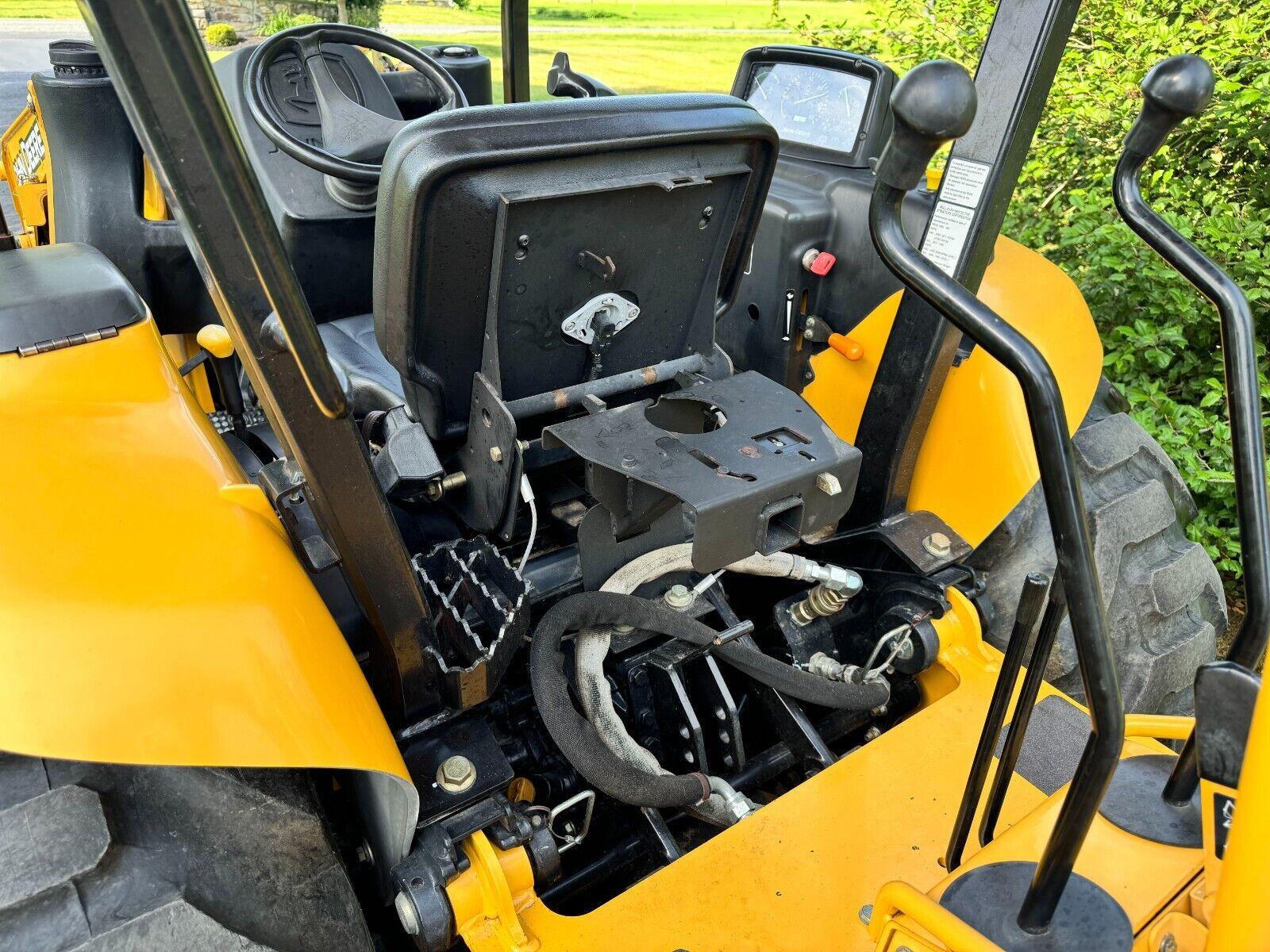 2004 John Deere 110 Tractor Loader Backhoe
