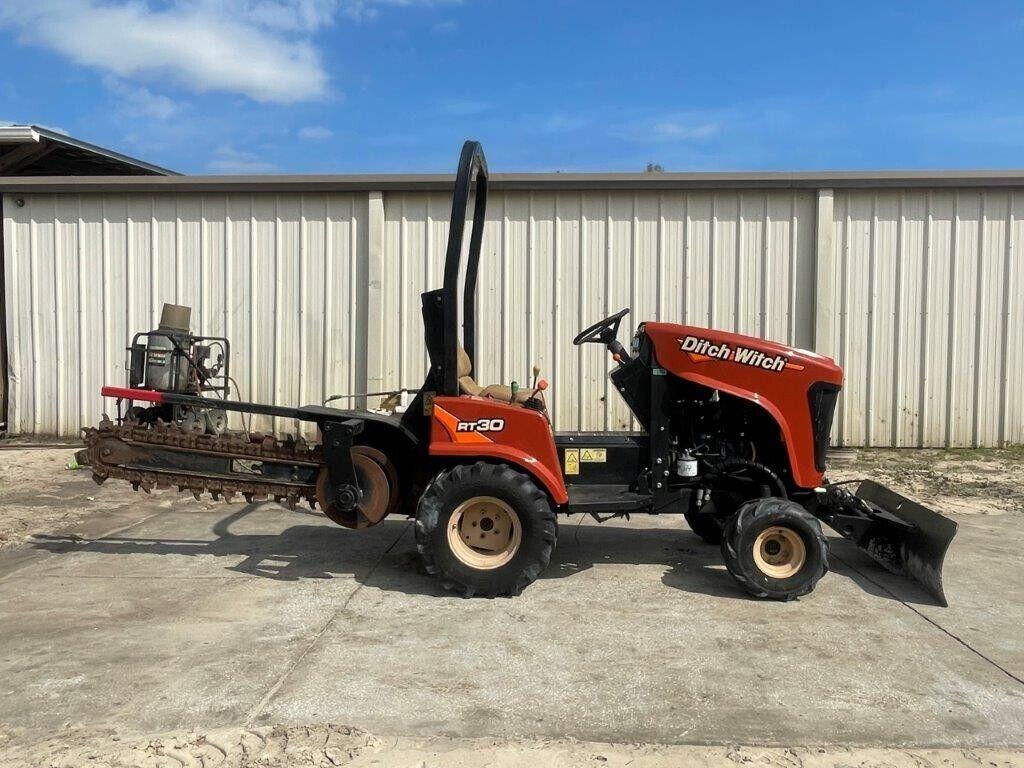 Ditch Witch RT30 4×4 Trencher, Kubota Diesel, Backfill Blade, Nice! RT40 RT45