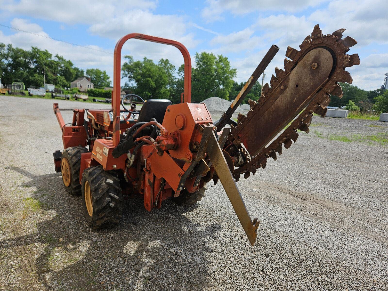 1999 Ditch Witch 3700 Vibratory Cable Plow & Trencher